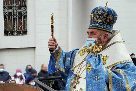  Митрополит Василій закликає вірних до неперервної молитви за припинення пандемії