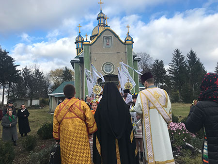 На Монастирищині освячено храм