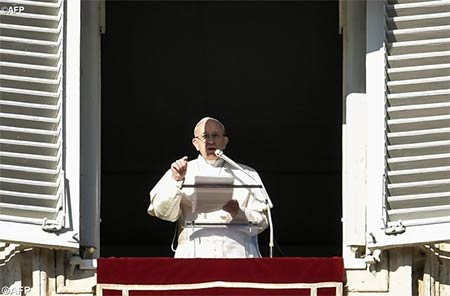 Папа побажав християнам Сходу «світла й миру» з нагоди Різдва