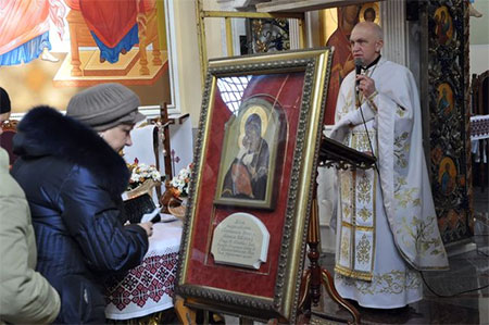 ІКОНА ВИШГОРОДСЬКОЇ БОГОРОДИЦІ ТА МОЩІ СВ. ІВАНА ПАВЛА II В ЗАЛІЩИКАХ