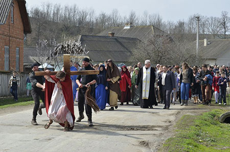 Хресна Дорога по вулицях Ланівців і Козаччини, що на Борщівщині