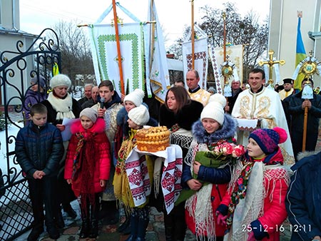 В с. Яблунів освячено новорозписаний храм