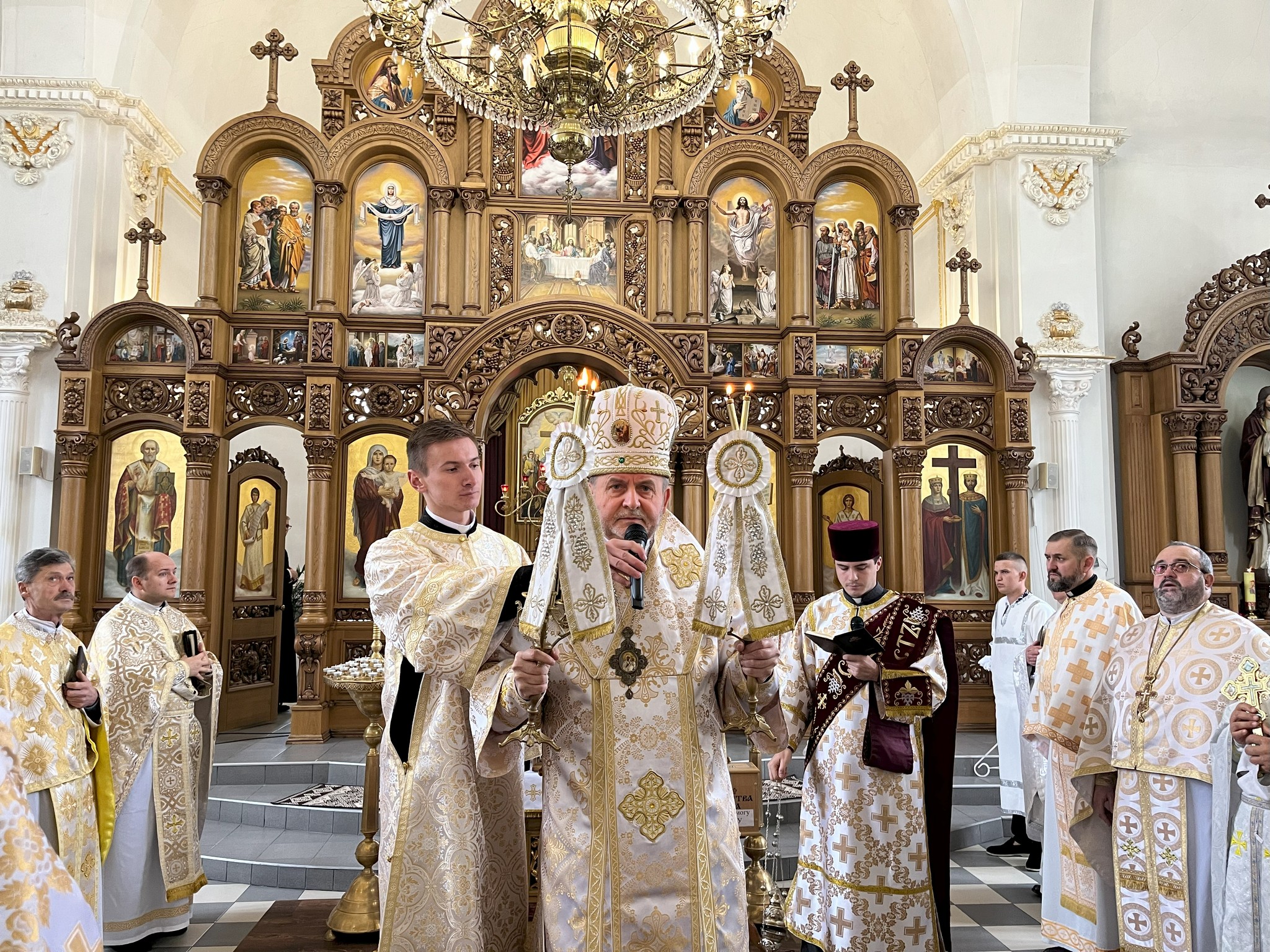 Освячення іконостасу та ієрейські свячення в с. Біла  деканату м. Чорткова