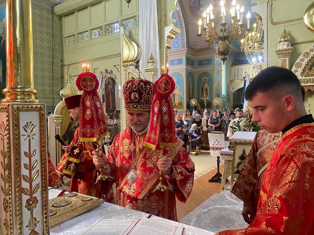 Чин освячення Престолу та дияконські свячення в с. Базар