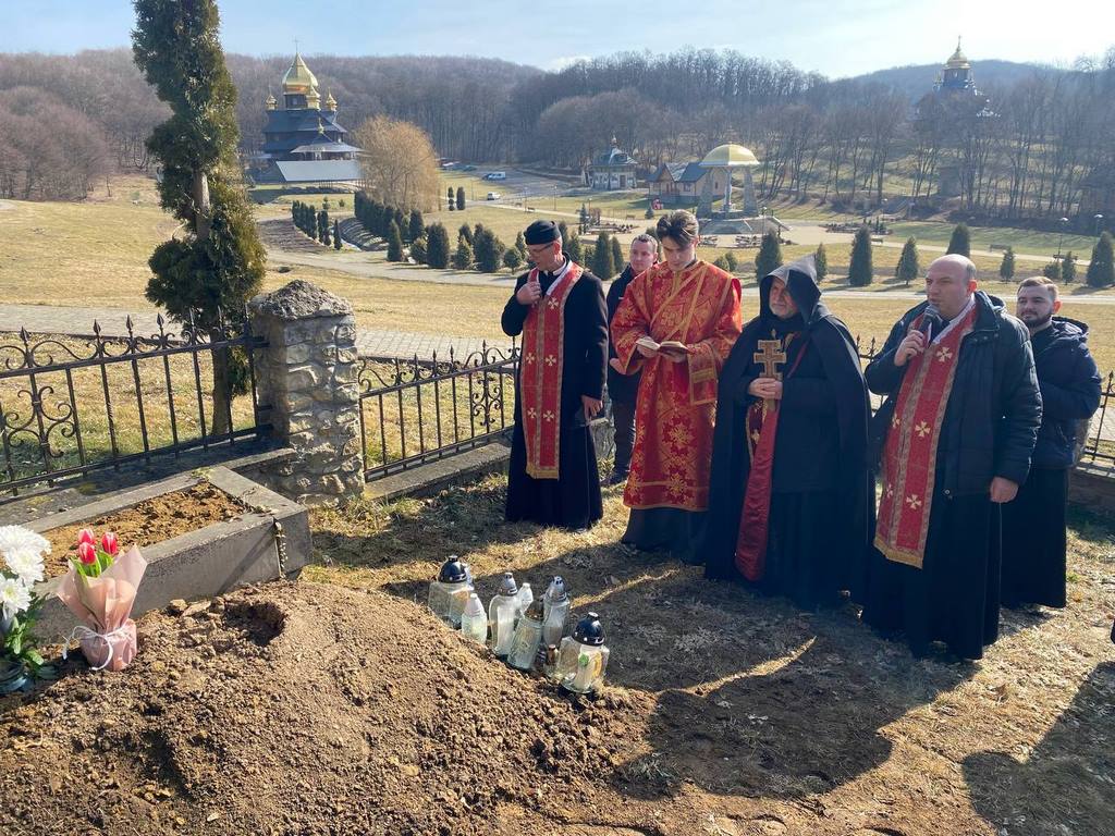 Заупокійна Божественна Літургія в 40-й день пам’яті о. Остапа Дмитрука