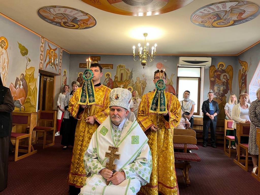 Архиєрейська Божественна Літургія  в монастирі сестер Мироносиць м. Івано-Франківськ
