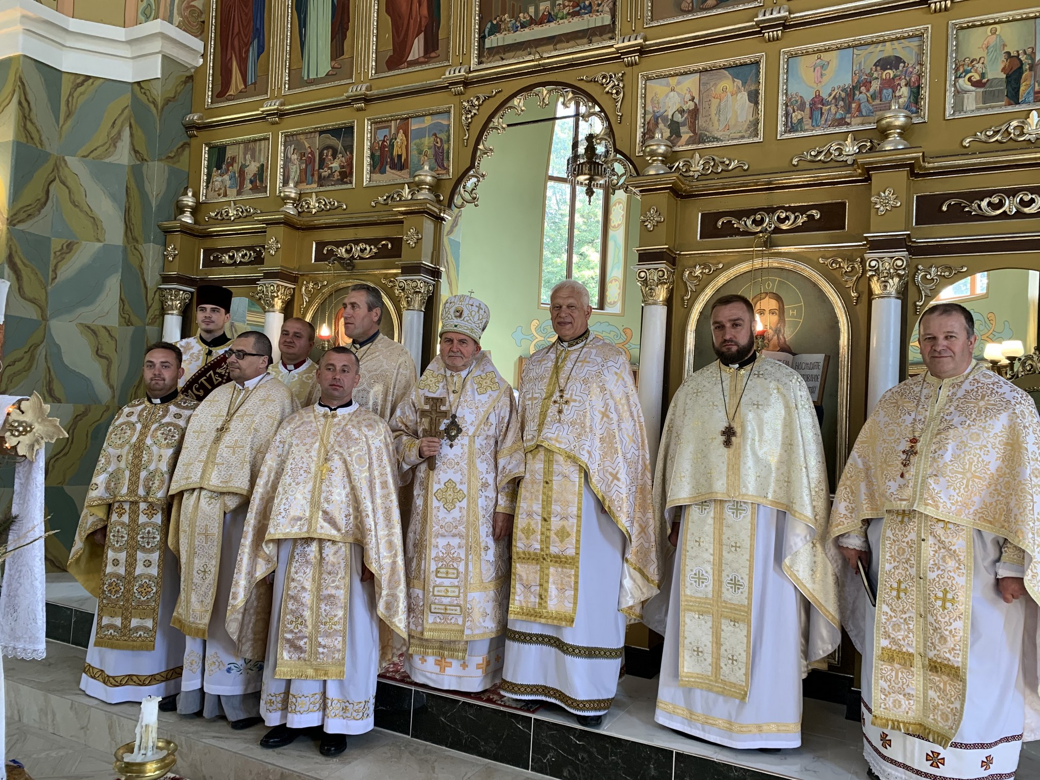 Архиєрейська Божественна Літургія в с. Гнильче