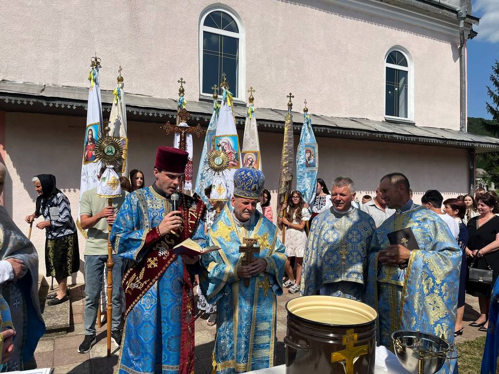 Освячення престолу в храмі Успіння Пресвятої Богородиці с. Возилів