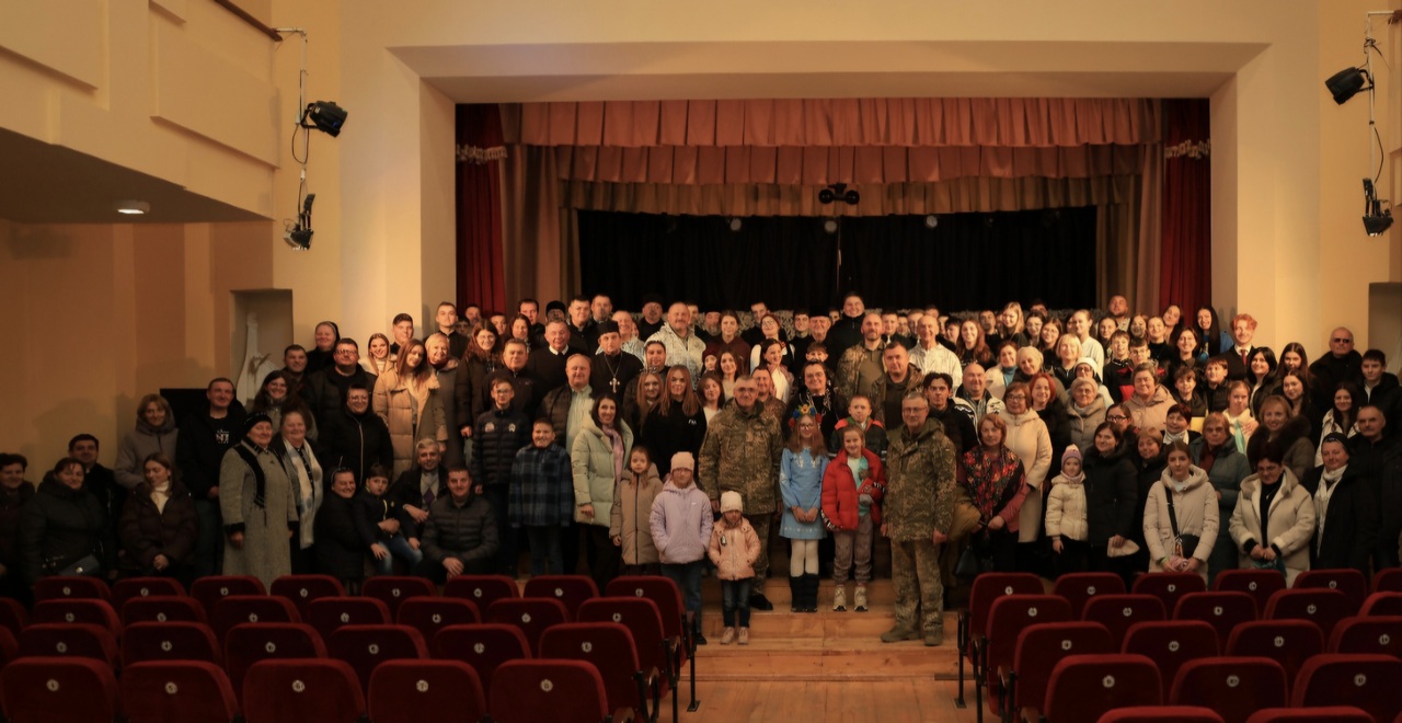 «Хроніка п’ять Х»: вистава, що відкриває завісу між небесним і земним