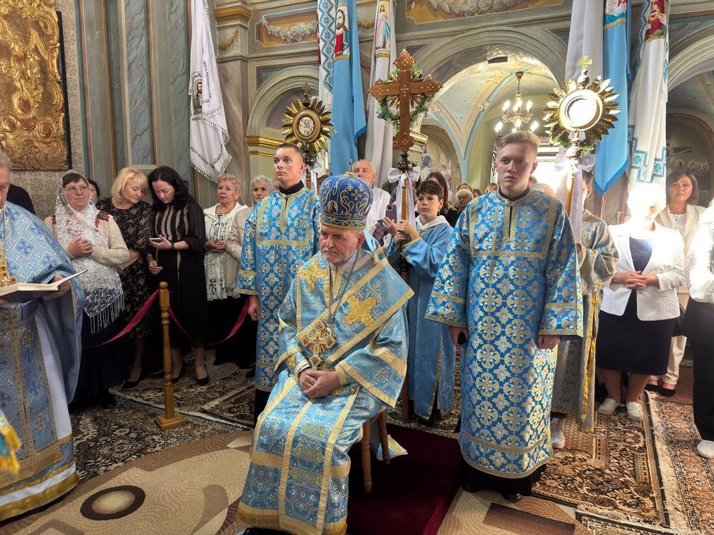 Візит владики Дмитра Григорака та Божественна Архиєрейська Літургія у Бучачі