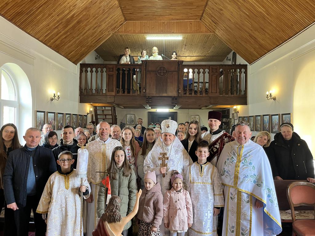 Архиєрейська Божественна Літургія в монастирі оо. Василіян у Чорткові