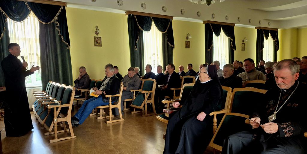 У Бучацькій єпархії розпочалася сертифікатна програма для провідників біблійних спільнот