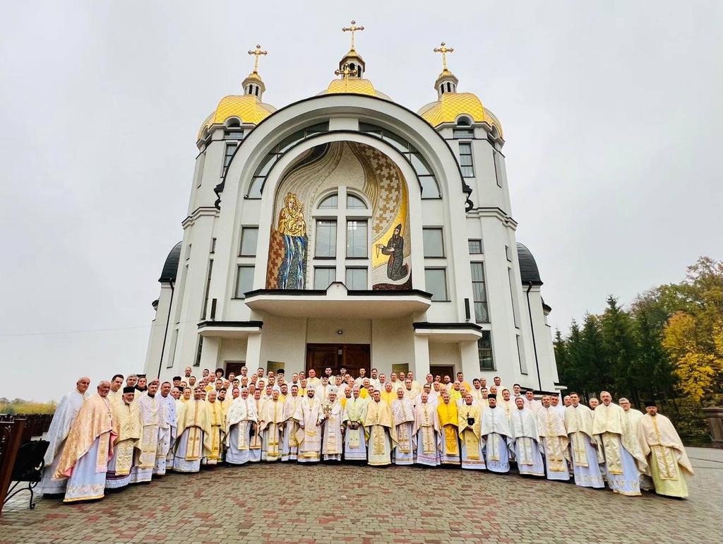 «ПОКЛИКАНІ БУТИ АПОСТОЛАМИ»: У ЗАРВАНИЦІ ВІДБУЛИСЯ РЕКОЛЕКЦІЇ ДЛЯ СВЯЩЕННИКІВ БУЧАЦЬКОЇ ЄПАРХІЇ УГКЦ
