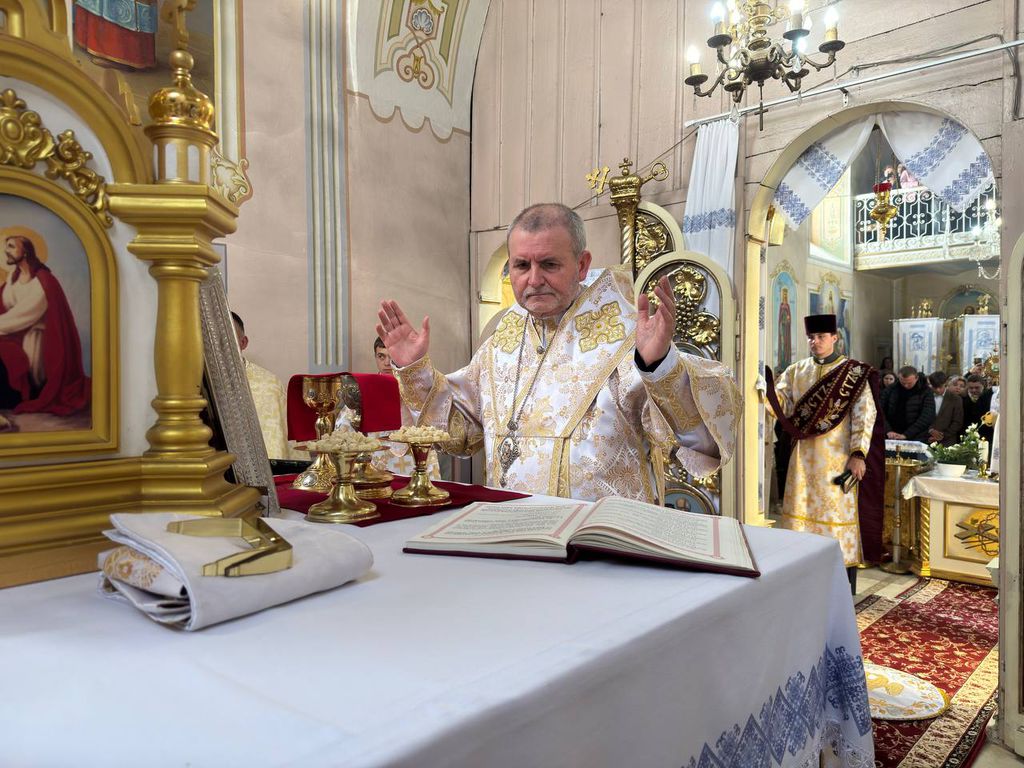 Архиєрейська Божественна Літургія та дияконські свячення  у селищі Гримайлів
