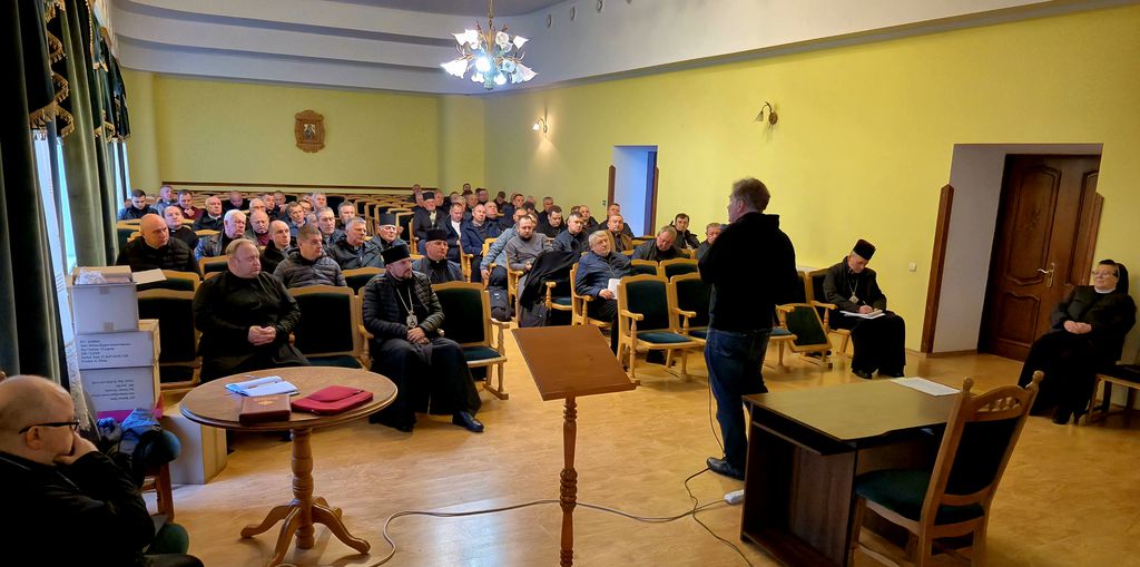  Слово Боже - джерело, а  не інструмент: у Бучацькій єпархії відбувся другий модуль біблійної програми
